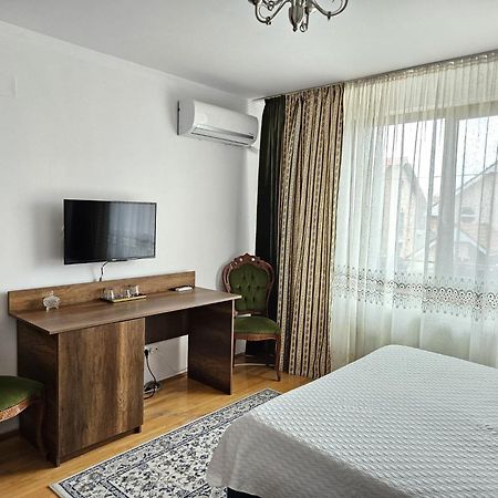Vila De La Lugas Oradea Exterior foto