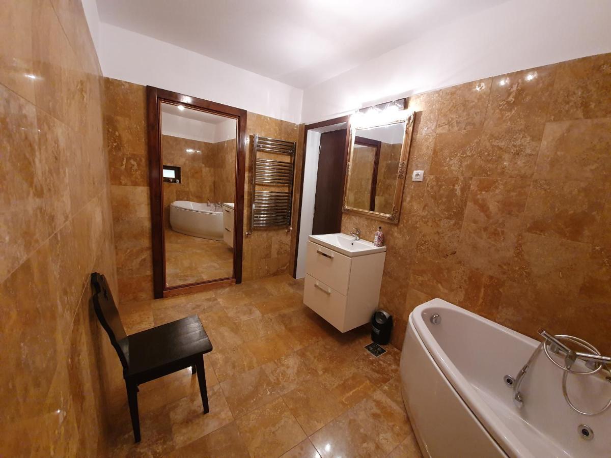 Vila De La Lugas Oradea Exterior foto